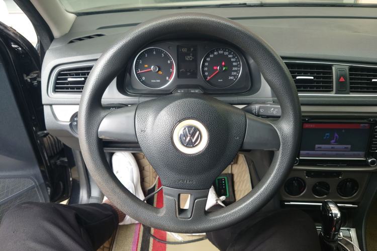 Used Volkswagen Lavida 2013 Restyled Classic 1.6L Automatic Comfort Edition Steering Wheel