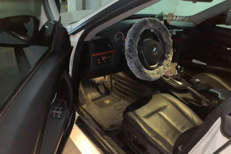 Used BMW 3 Series GT 2014 320i Leading Model
