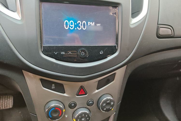 Used Chevrolet Trax 2016 1.4T Automatic Two-Wheel Drive Luxury Version Audio And AC Panel