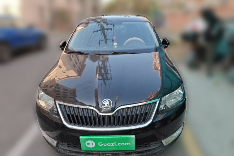 Used Skoda Rapid 2013 1.6L Manual Smart Selection Model

