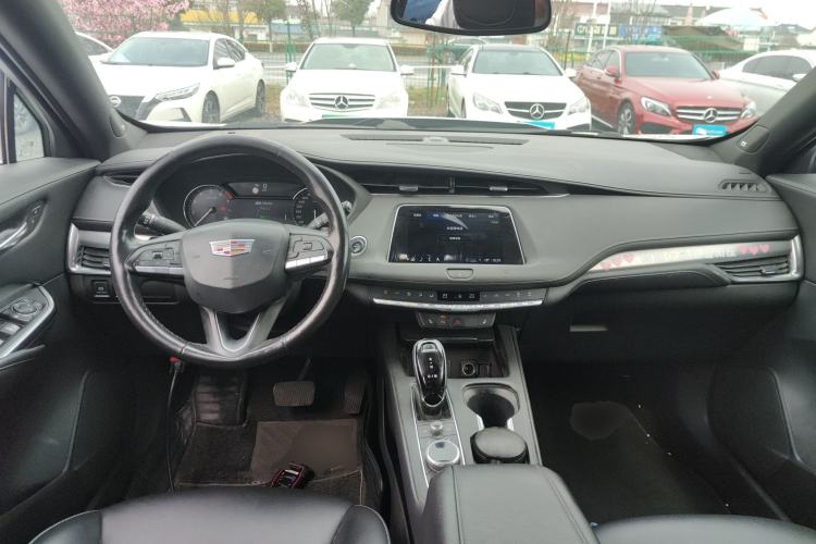 Used Cadillac XT4 2020 28T Two-Wheel-Drive Leading Version
