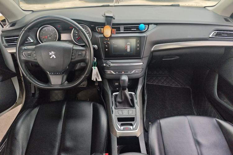 Used Peugeot 408 2018 350THP Automatic Luxury Edition Center Console