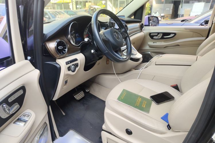 Used Mercedes-Benz V-Class 2021 V 260 L Long Wheelbase Prestige Edition Driver Seat