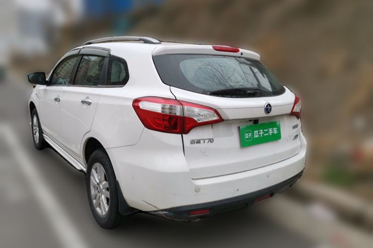 Used Venucia T70 2015 2.0L CVT Smart Choice Edition
