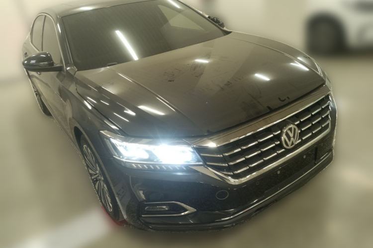 Used Volkswagen Passat 2019 330TSI Luxury Edition China VI Standard Front Right 45 Deg