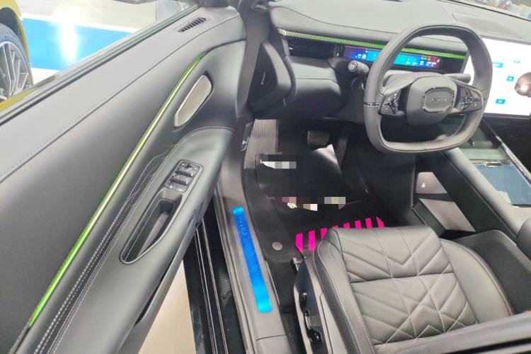 Used Lynk & Co Lynk & Co 10 EM-P 2025 Model 240 Four-Wheel Drive Ultra