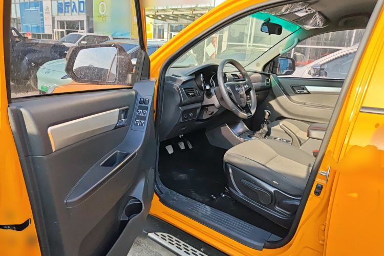 Used JAC Group T6 2022 2.0T Diesel Two-Wheel Drive Engineering Version with Long Wheelbase