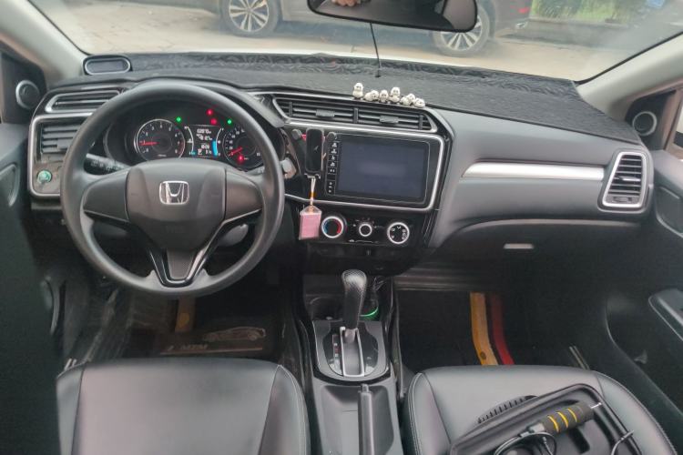 Used Honda Gienia 2017 1.5L CVT Comfort Version Center Console