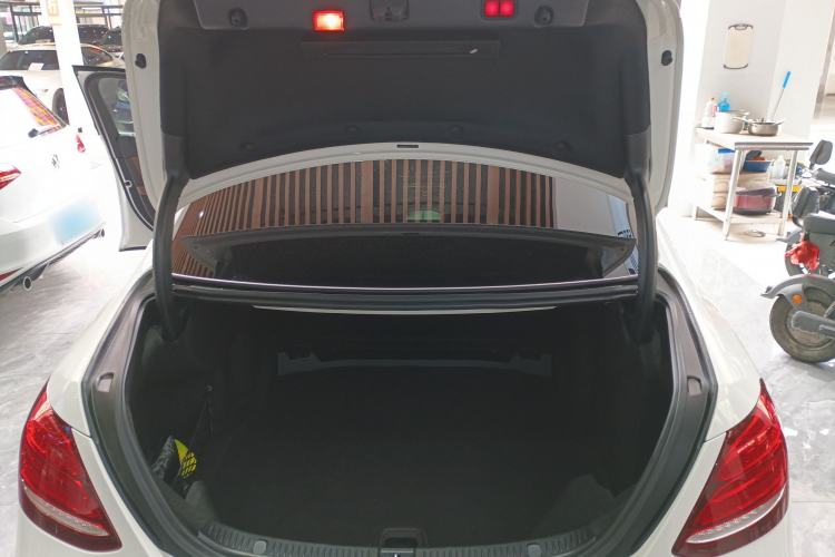 Used Mercedes-Benz E-Class 2020 E 300 L Sport Luxury Edition Trunk