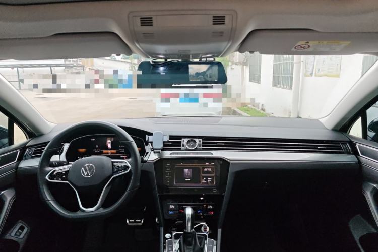 Used Volkswagen Magotan 2023 2 Million Units Limited Edition 330TSI DSG Leading Version