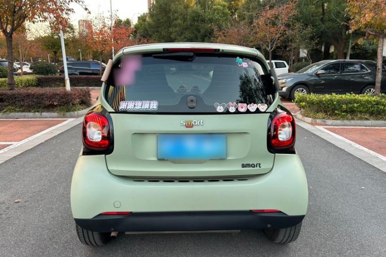 Used smart fortwo 2015 1.0L 52 kW hardtop Dynamic version