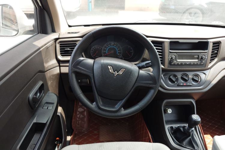 Used Wuling Hongguang V 2019 1.5L Standard Version China VI LAR