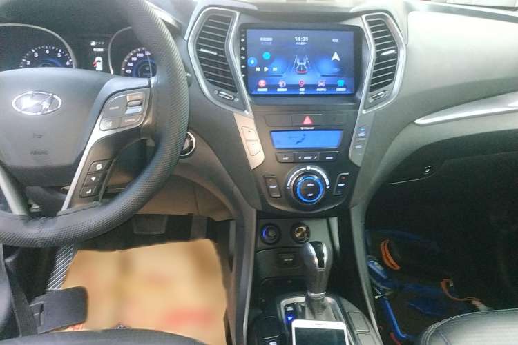 Used Hyundai Santa Fe 2013 2.4L Automatic Two-Wheel Drive Smart Version