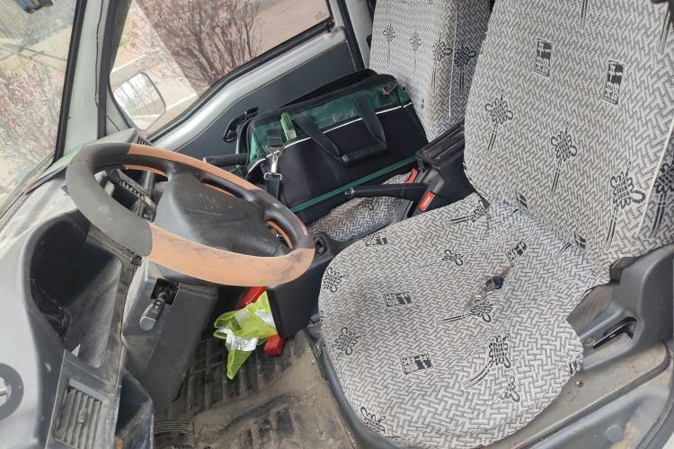 Used Wuling Zhiguang 2015 1.2L Practical LS-I Model Left Front Seat