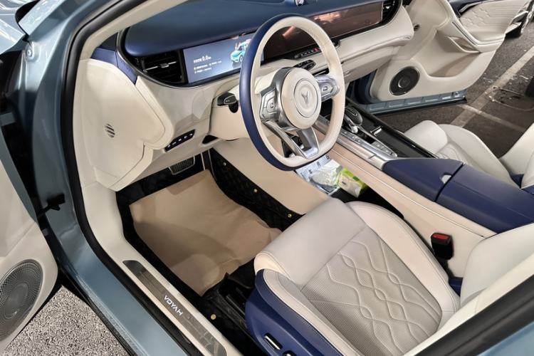 Used VOYAH FREE 2021 Four-Wheel Drive Standard All-Electric Exclusive Luxury Package
