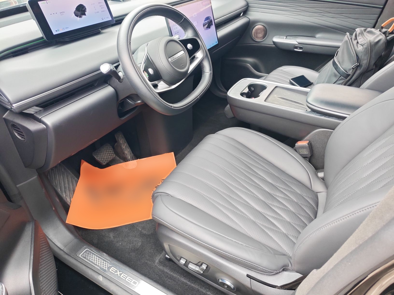 Переднее сиденье в автомобиле