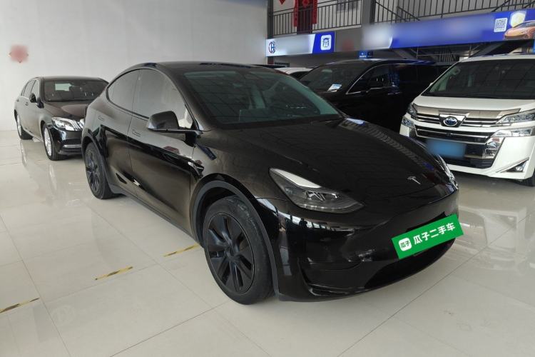 Used Tesla Model Y 2023 Rear-Wheel-Drive Version Front Right 45 Deg