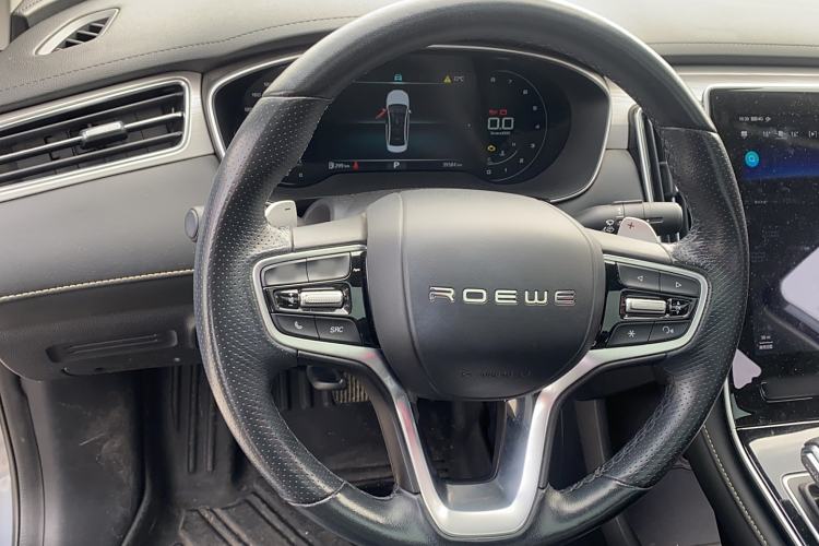 Used Roewe i6 MAX 2020 300TGI Automatic Supreme Edition with Cool Sunroof and Advanced Driving Features
