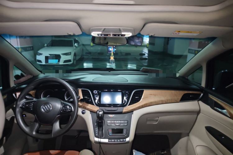 Used Buick GL8 2017 ES 28T Comfort Model China V Standard Center Console