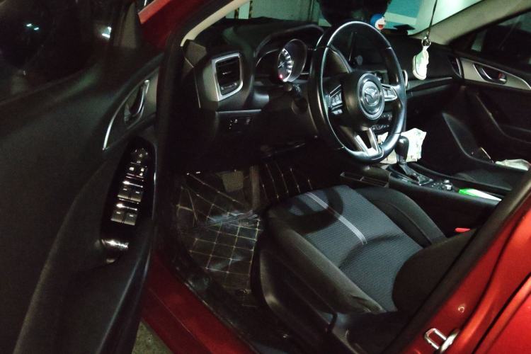 Used Mazda 3 Axela 2017 Sedan 1.5L Automatic Luxury Model Emission Standard China V Driver Seat