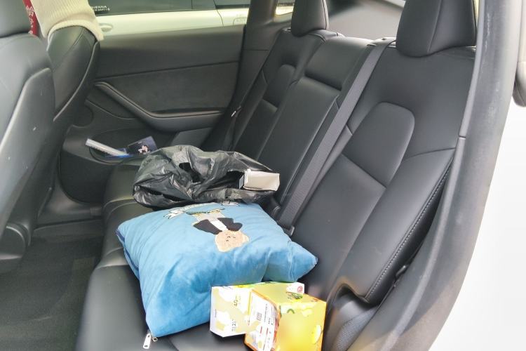 Used Tesla Model Y 2023 Long-Range All-Wheel-Drive Version Left Rear Seat