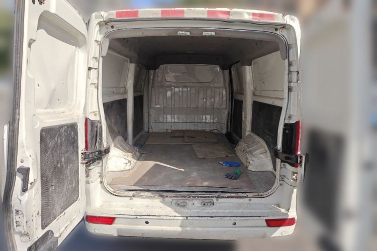 Used Dongfeng Yufeng EM26 2023 Standard Edition 41.472 kWh Henan Lithium Power Trunk