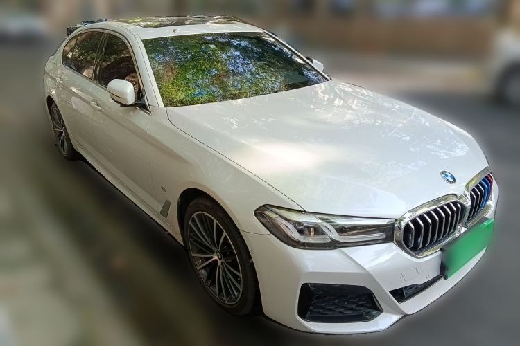Used BMW 5 Series 2022 530Li Leading Model M Sport Package Front Right 45 Deg