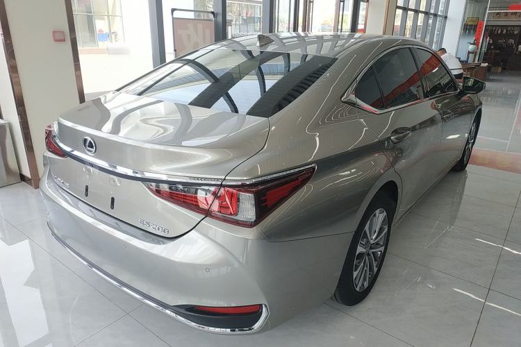 Used Lexus ES 2023 200 Excellence Edition