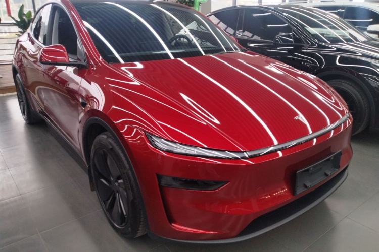 Used Tesla Model Y 2025 Long-Range All-Wheel-Drive Version
