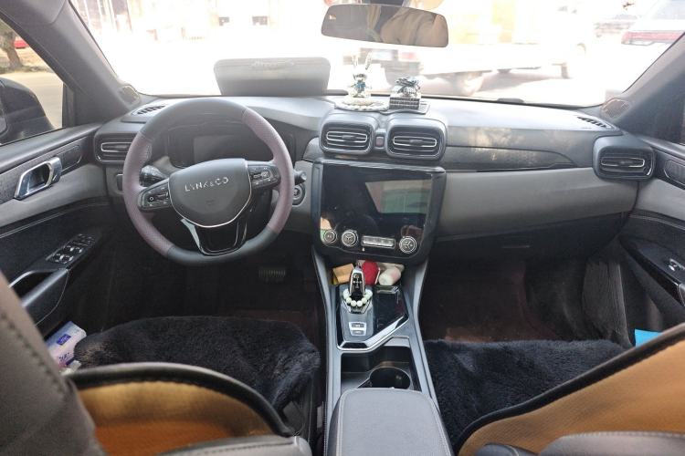 Used Lynk & Co 02 2021 1.5TD DCT Two-Wheel Drive Power Plus Center Console