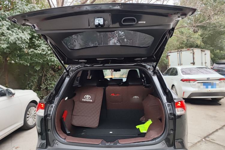 Used Toyota Corolla Cross 2026 Model 2.0L Smart Electric Hybrid Dual-Engine Pioneer Edition
