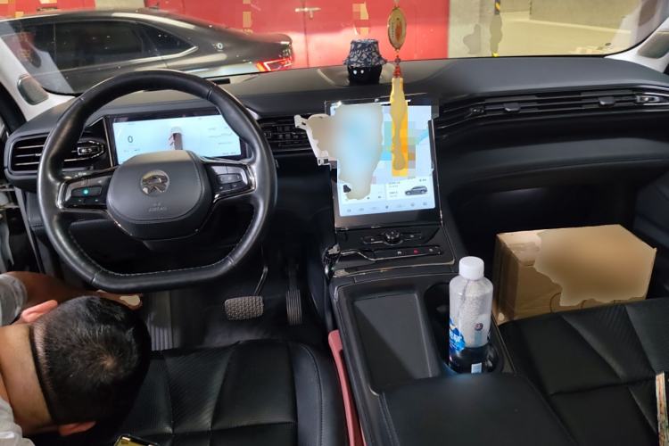 Used Nio ES8 2022 100kWh Signature Edition Six-Seater Center Console