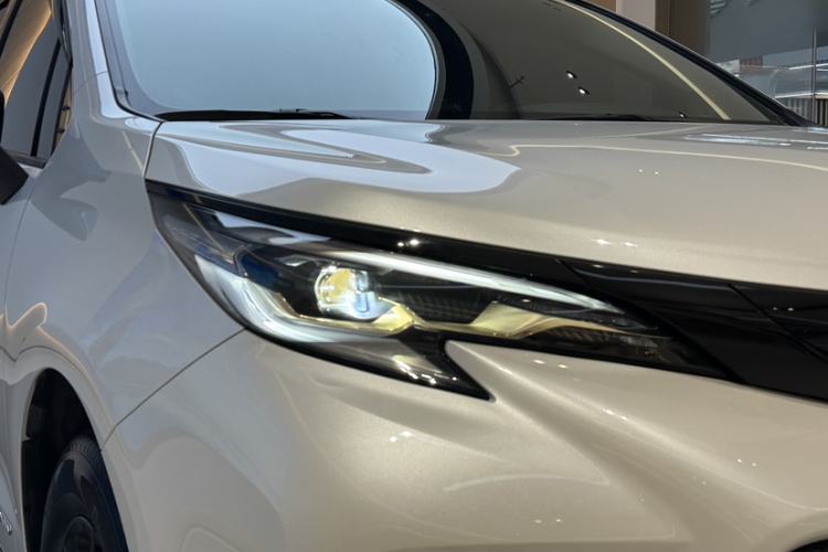 Used Toyota Granvia 2024 2.5L Hybrid Comfort Edition