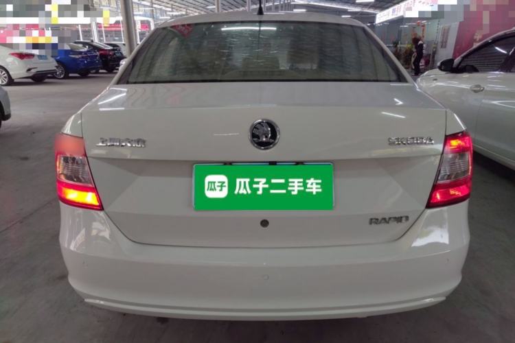 Used Skoda Rapid 2015 1.6L Automatic Smart Selection Model
