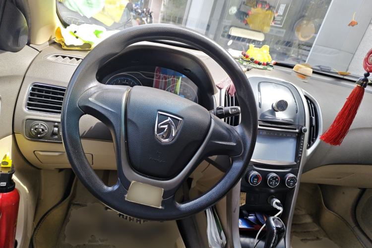 Used Baojun 630 2013 1.5L automatic comfort version
