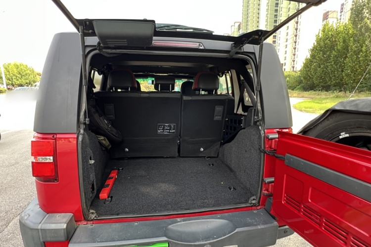 Used BAIC Off-Road BJ40 2017 40L 2.3T Manual Four-Wheel Drive Ring of the Tower Champion Edition
