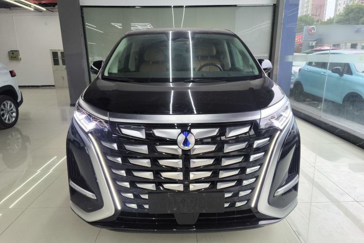 Used Denza D9 2024 DM-i 980 Four-Wheel Drive Flagship Model