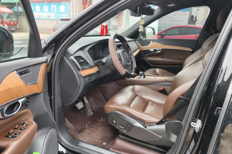 Used Volvo XC90 2022 B5 Smart Drive Luxury Edition 5 Seats
