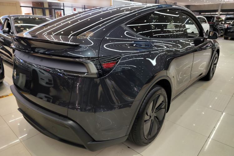 Used Tesla Model Y 2025 Rear-Wheel-Drive Version
