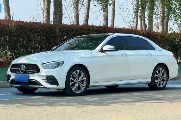 Used Mercedes-Benz E-Class 2021 E 300 L Sporty and Stylish Model Exterior 3