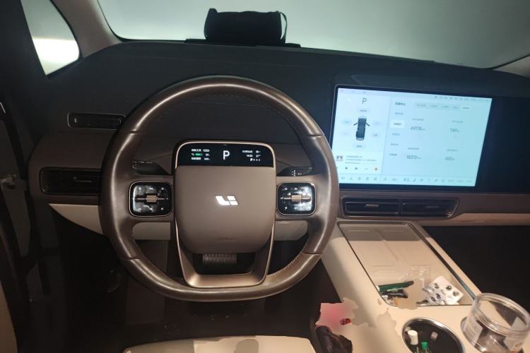 Used Li Auto MEGA 2024 Ultra Model
