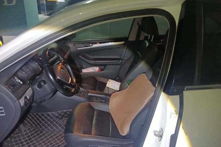 Used Volkswagen Sagitar 2015 1.6L Automatic Comfort Model Left Front Seat