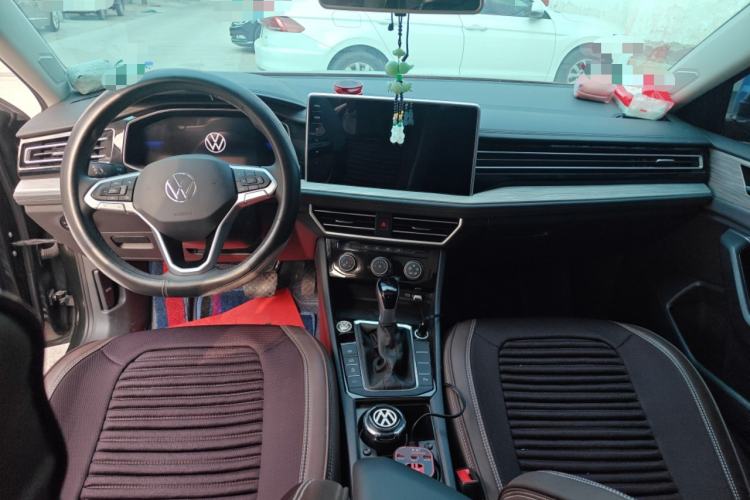 Used Volkswagen Sagitar 2024 300TSI DSG Excellence Edition Center Console