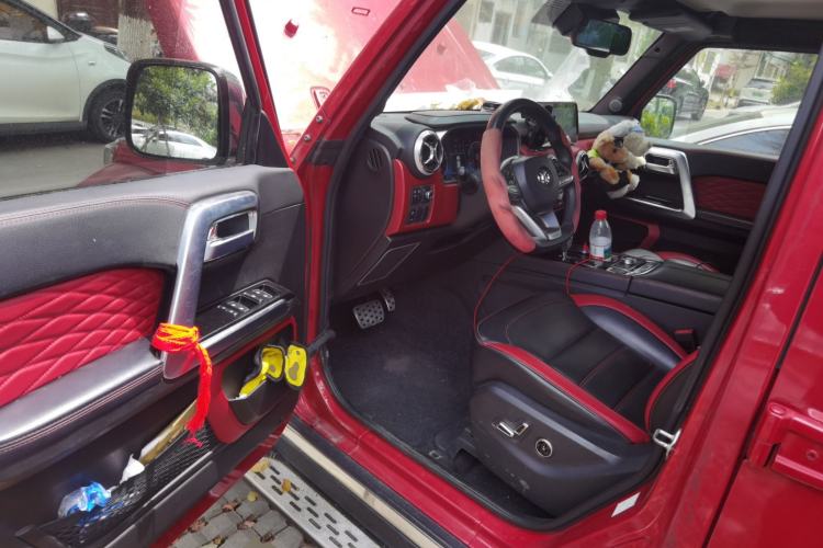 Used BAIC Off-Road BJ40 2018 PLUS 2.3T Automatic Four-Wheel Drive Flagship Version China V Emission Standard Driver Seat