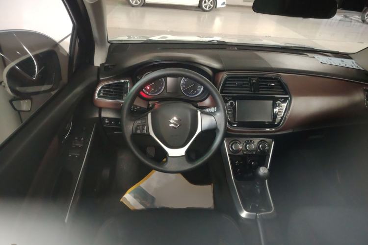 Used Suzuki Vitara S-Cross 2017 1.6L Manual Two-Wheel Drive Urban Fashion Model