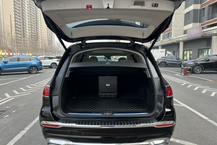 Used Mercedes-Benz GLS 2023 GLS 450 4MATIC Stylish Model Interior 8