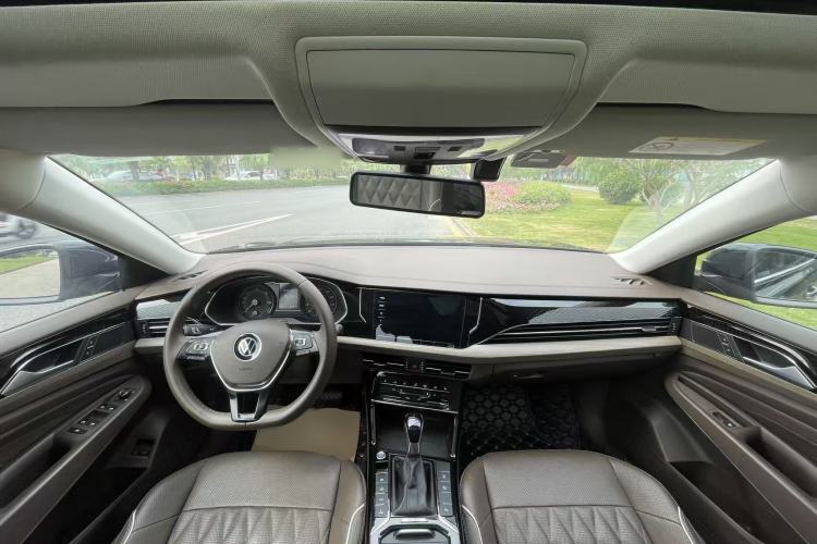 Used Volkswagen Passat New Energy 2020 430 PHEV Hybrid Luxury Edition China VI Standard Center Console