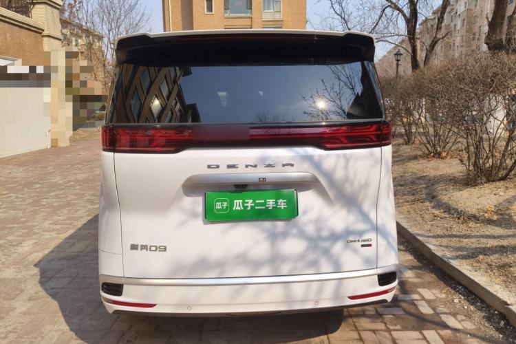 Used Denza D9 2025 DM-i Intelligent Drive 1020 Four-Wheel Drive Flagship Model

