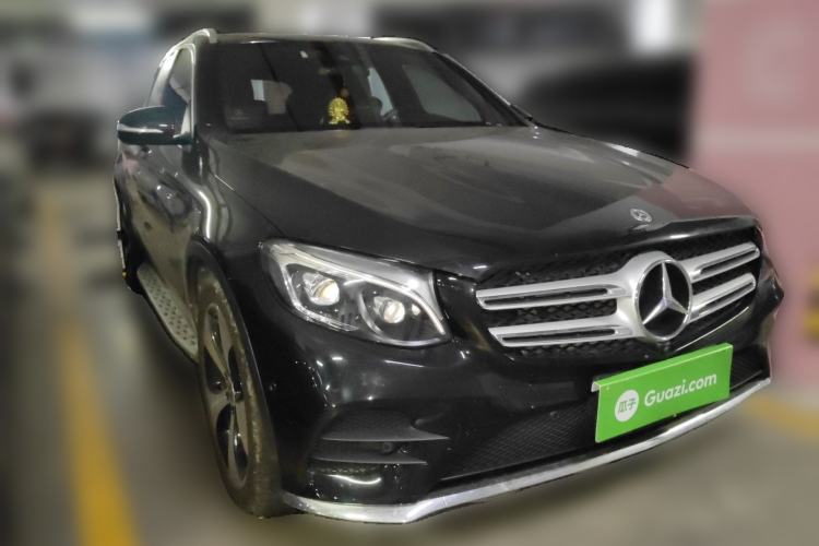 Used Mercedes-Benz GLC 2018 Refreshed GLC 300 4MATIC Dynamic Edition Front Right 45 Deg