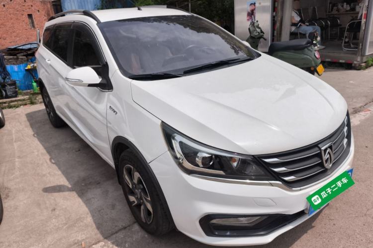 Used Baojun 310W 2017 1.5L Manual Fashion Edition China VI Front Right 45 Deg